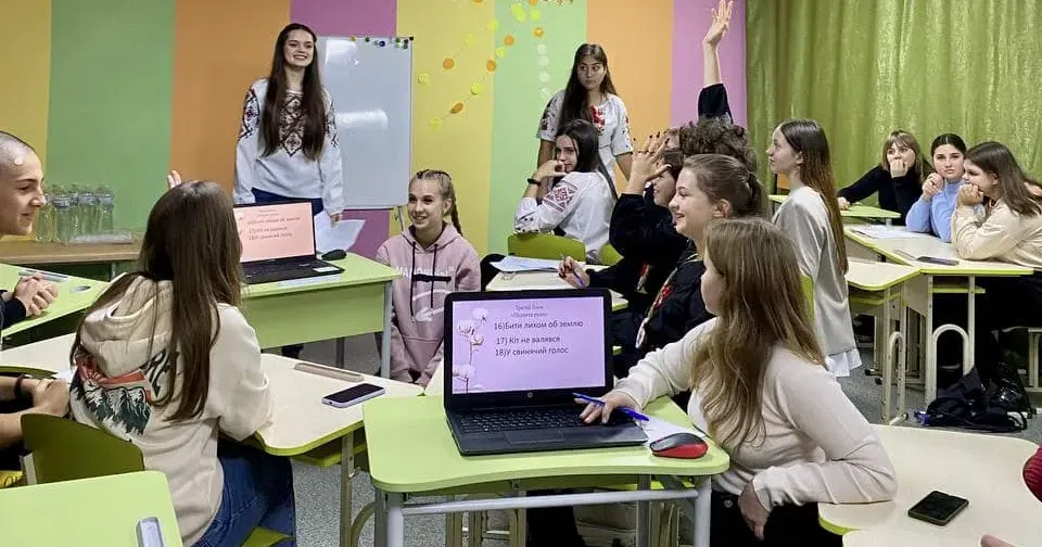 Джерело: Відділ Міжнародних відносин та проєктно-інвестиційної діяльності ММР Відділ Міжнародних відносин та проєктно-інвестиційної діяльності ММР запустив важливе опитування: як взяти участь? на порталі Gromada Group