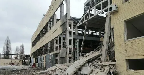 Підприємствам, які постраждали внаслідок російської агресії, слід звернутися до Генерального прокурора України з проханням ініціювати кримінальне провадження за фактом російської агресії проти підприємства.