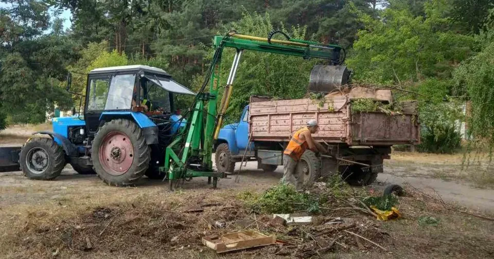 Джерело: Мереф'янська громада Фахівці відділу благоустрою та районних комітетів органів самоорганізації населення продовжують працювати над добробутом громади на порталі Gromada Group
