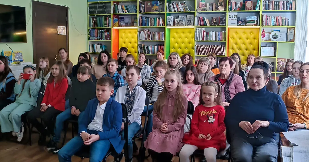 Джерело: Мереф'янська міська центральна бібліотека Мереф'янська бібліотека провела захід, присвячений творчості Ліни Костенко на порталі Gromada Group