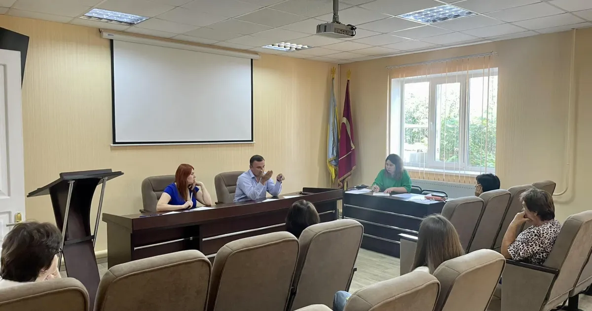 Фото Мереф'янської міської ради Міська рада відзвітувала про результати опитування, проведеного в регіоні на відповідну тему.