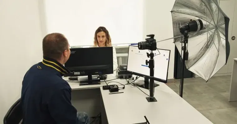 Фото з відкритих джерел У Мереф`янському ЦНАПі відновилося надання паспортних послуг на порталі Gromada Group