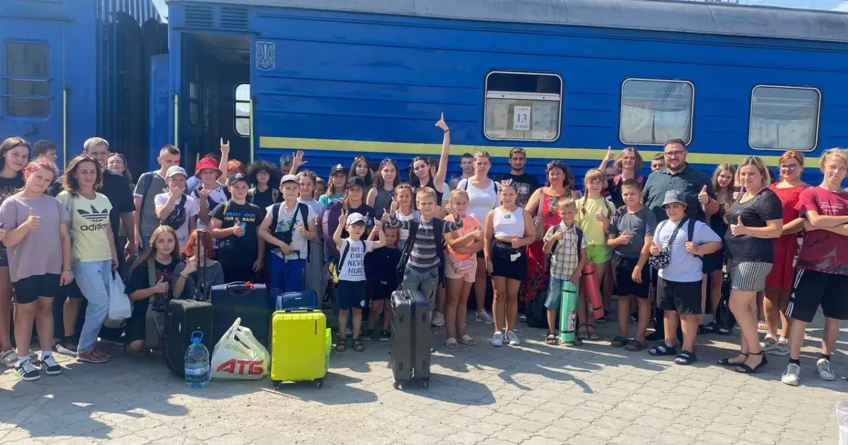 Фото: Facebook Мереф'янської громади Діти Мереф'янської громади поїхали відпочивати на Івано-Франківщину на порталі Gromada Group
