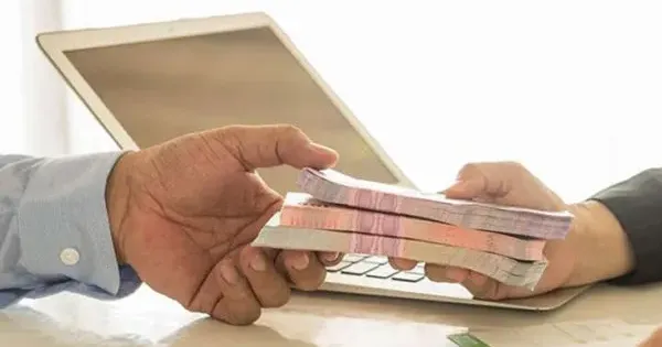 Після спаду у 2022 році, українці активніше почали брати мікрокредити. За даними Національного банку України, у першому кварталі 2023 року заборгованість українців за мікрокредитами зросла на 663 млн грн та становить 8,7 млрд грн. Сума взятих мікрокредитів також збільшилася на 39%. Середня сума угоди в першому кварталі 2023 року майже сягла показника напередодні великого вторгнення — 4912 грн. Про це повідомляє НБУ.